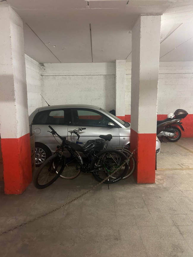 Posto auto coperto in vendita a Roma