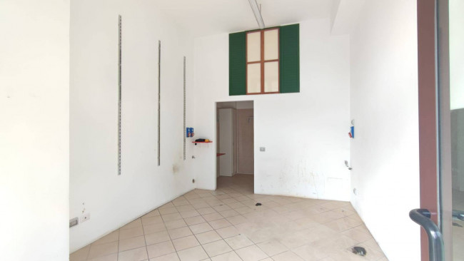 Locale commerciale in affitto a Milano