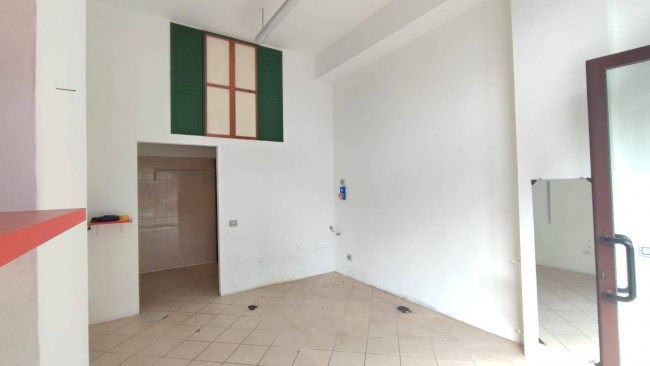 Locale commerciale in affitto a Milano