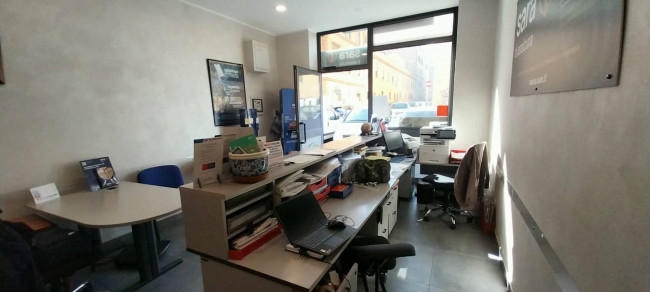 Locale commerciale in vendita a Roma