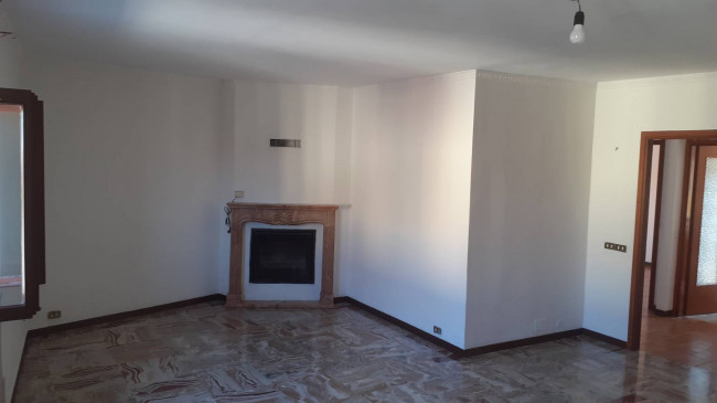 Appartamento in vendita a Lacchiarella