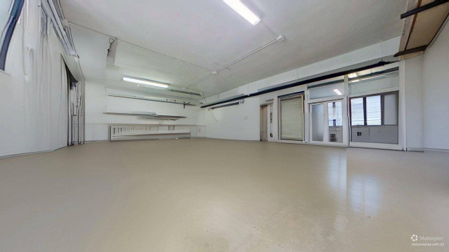 Locale commerciale in vendita a Milano