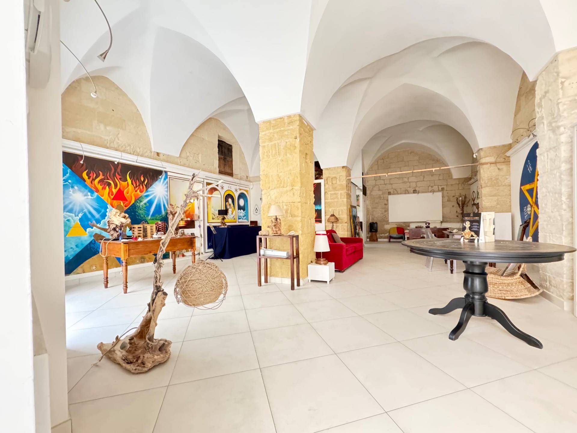 Fondo commerciale in vendita a Lecce (LE)