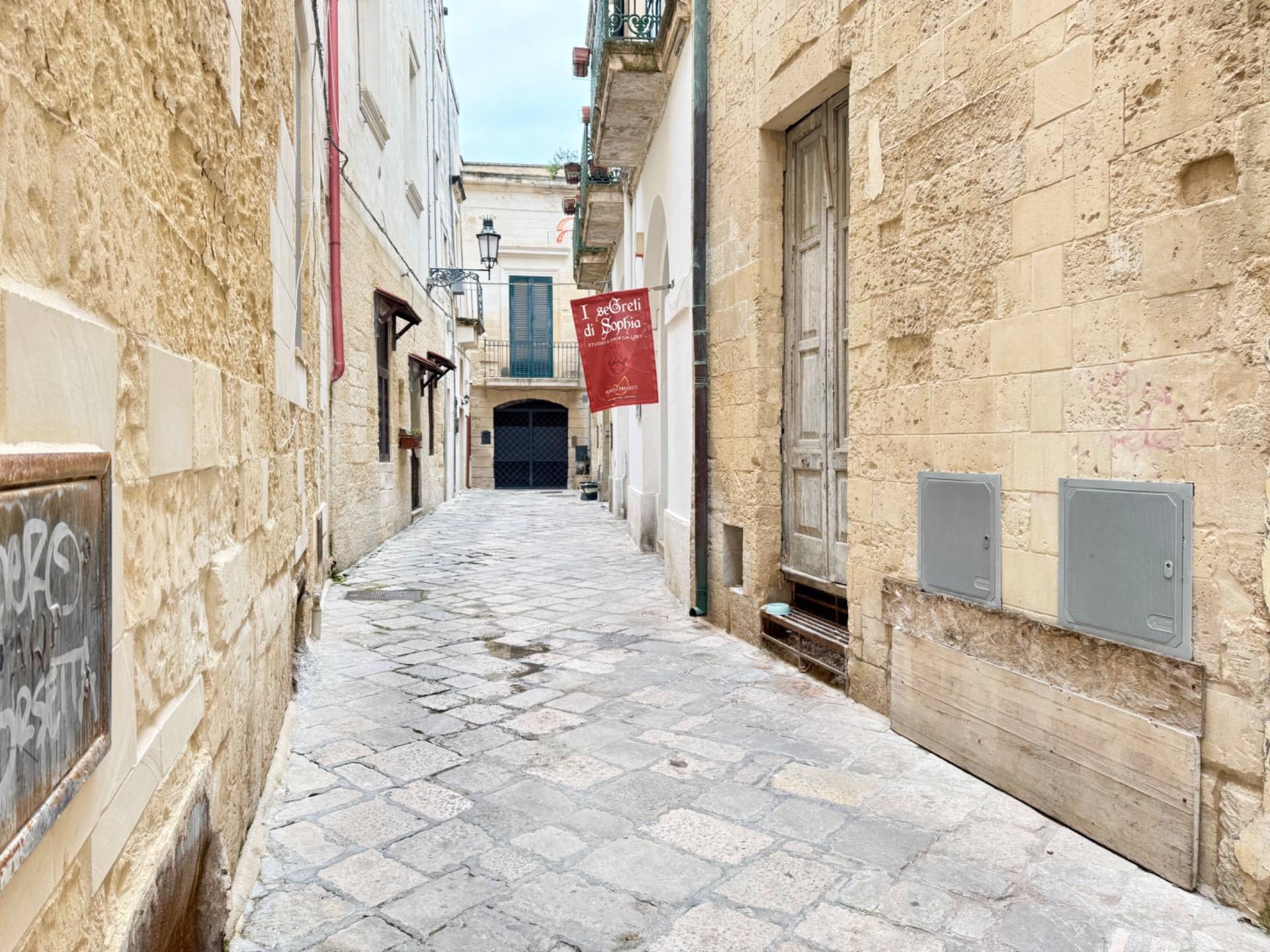 Fondo commerciale in vendita a Lecce (LE)
