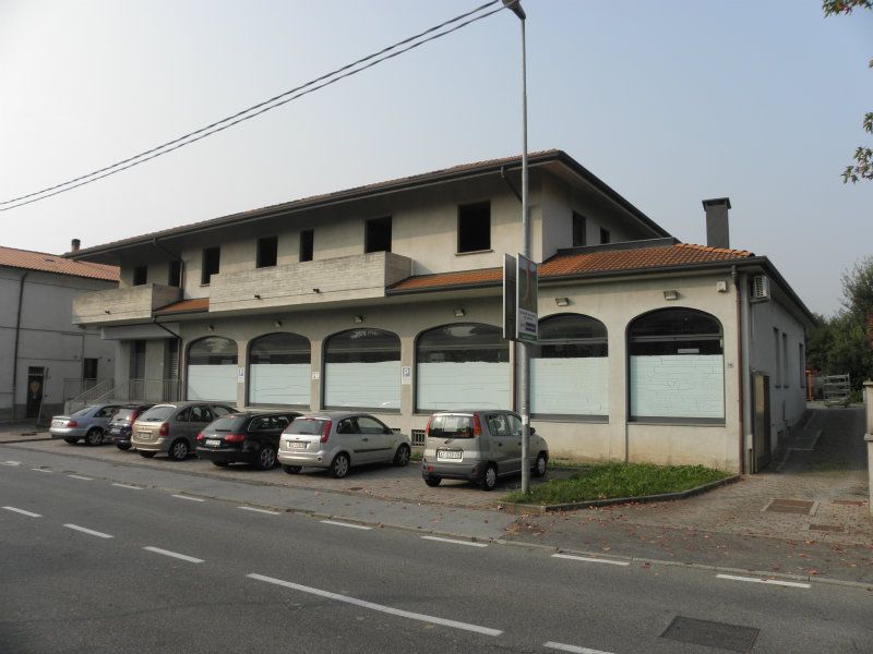 Stabile intero - Palazzo VIMERCATE vendita  San Maurizio  Puntocasa Vimercate