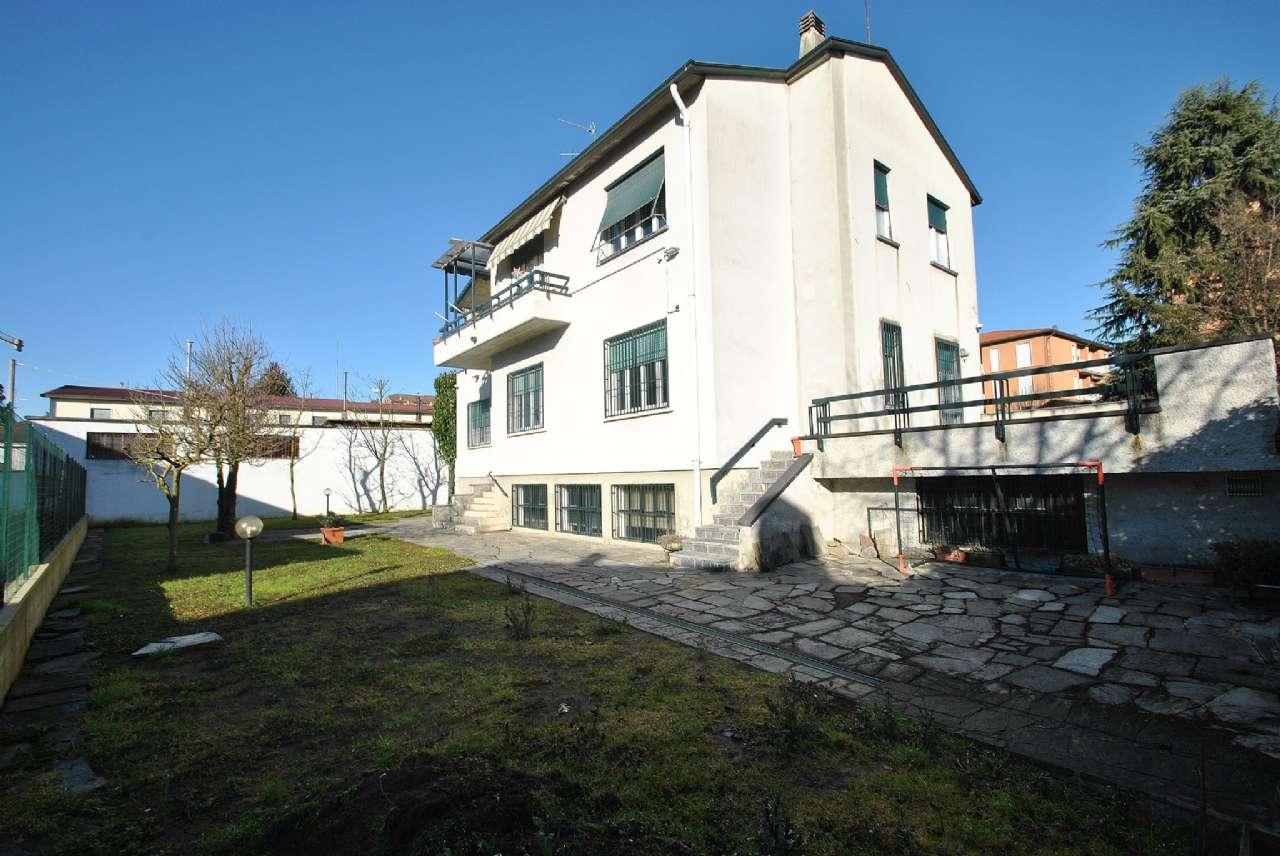 Villa VIMERCATE vendita  Centro  Puntocasa Vimercate