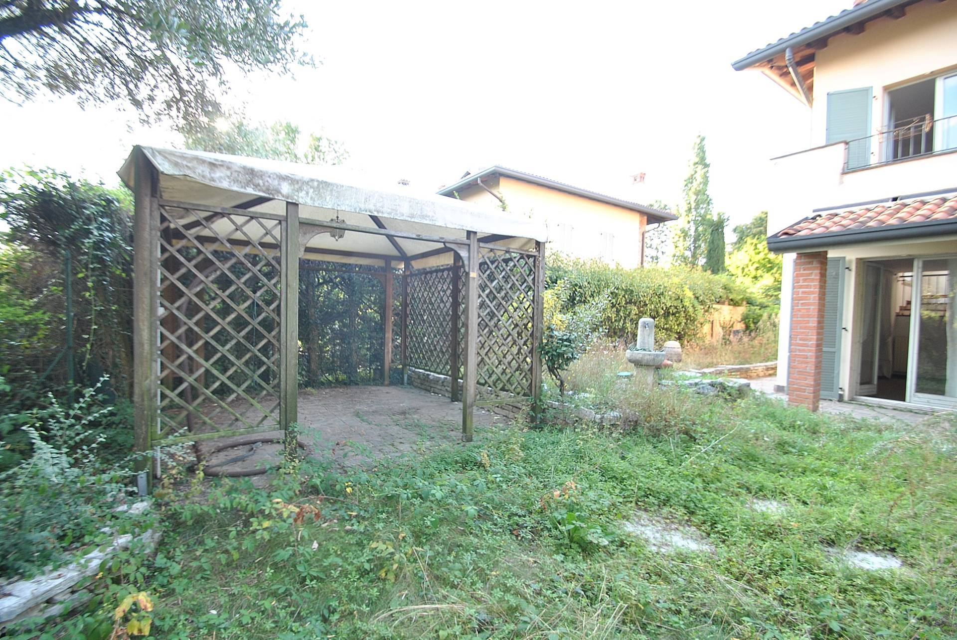 Villa USMATE VELATE vendita  Dosso  Puntocasa Vimercate