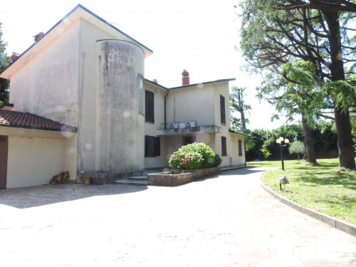 Villa in vendita a Imbersago (LC)