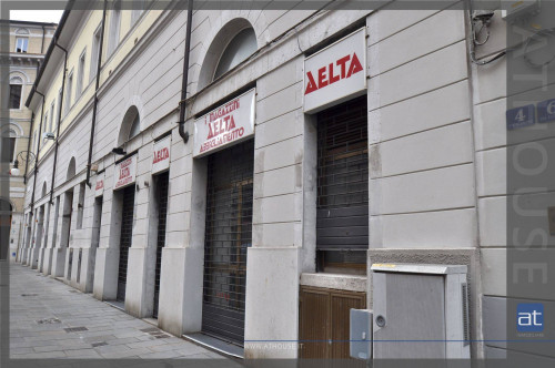 Fondo commerciale in affitto a Trieste (TS)