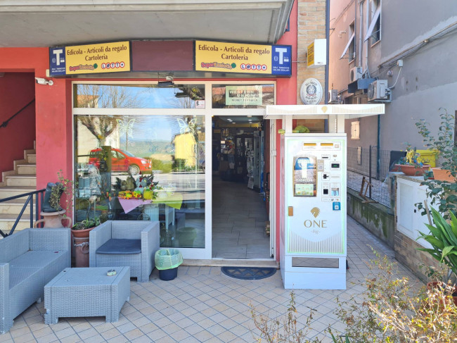 Locale commerciale a Potenza Picena