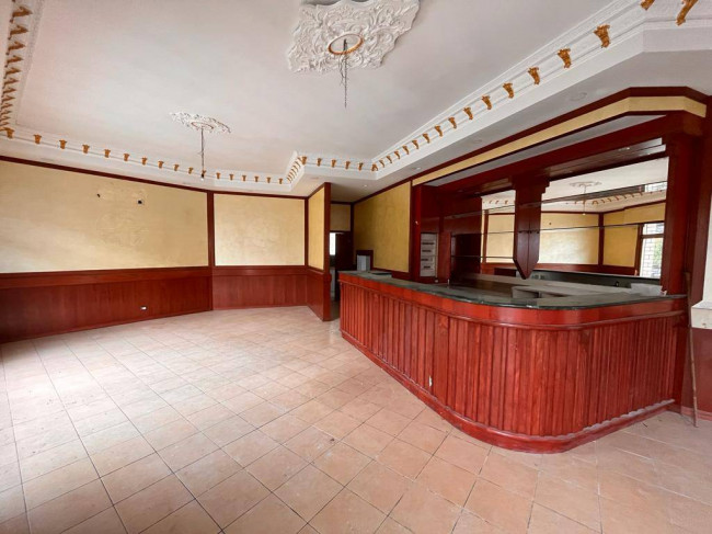Locale commerciale in vendita a Rieti