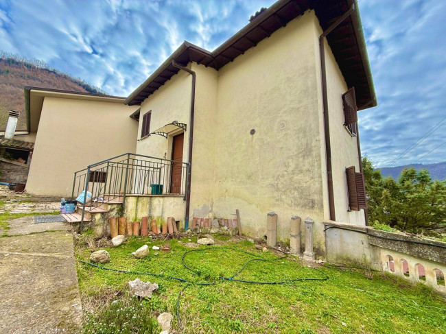 Casa Semindipendente in vendita a Rieti
