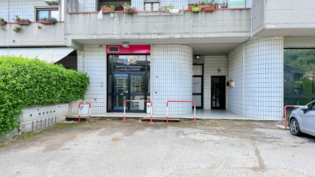 Locale commerciale in vendita a Rieti