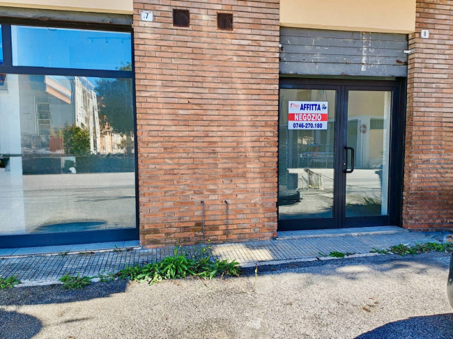 Locale commerciale in affitto a Rieti