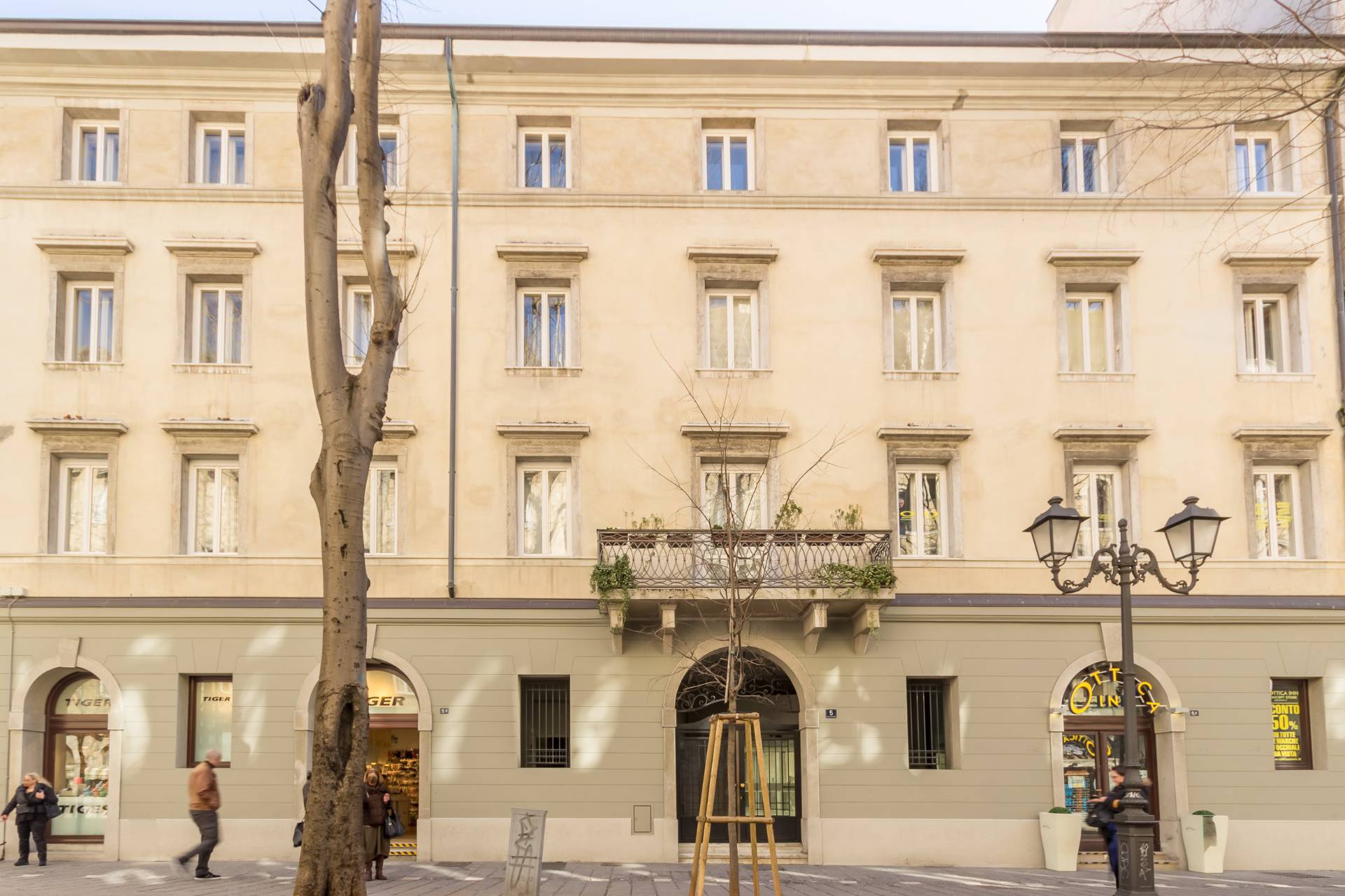 Fondo commerciale in vendita a Trieste (TS)