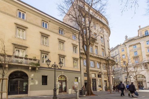 Zimmer ohne Kamin zu verkauf in Trieste