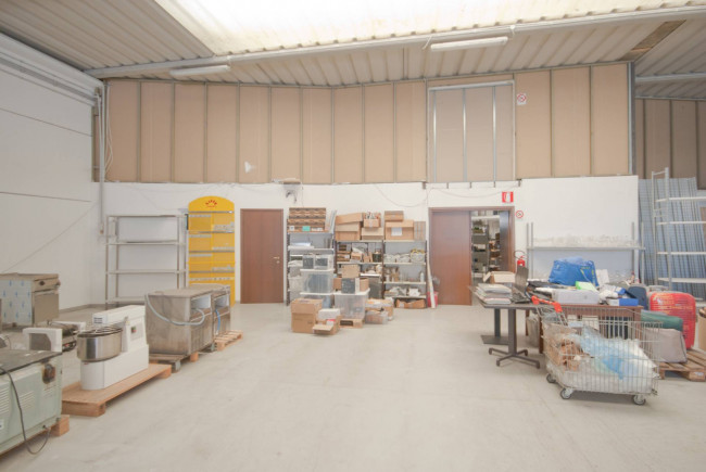 Show room in vendita a Monfalcone