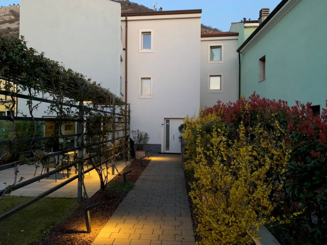 Palazzo / stabile in vendita a San Dorligo della Valle - Dolina