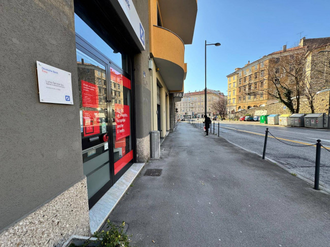 2 vetrine in vendita a Trieste