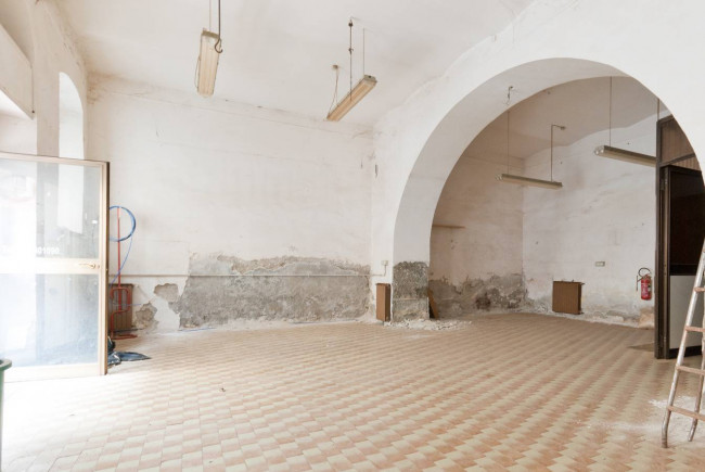 Locale con canna fumaria in vendita a Trieste