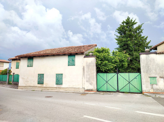 Landhaus/Bauernhof zu verkauf in Farra d'Isonzo