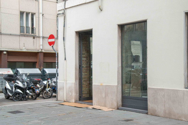 3 Schaufenster zu verkauf in Trieste