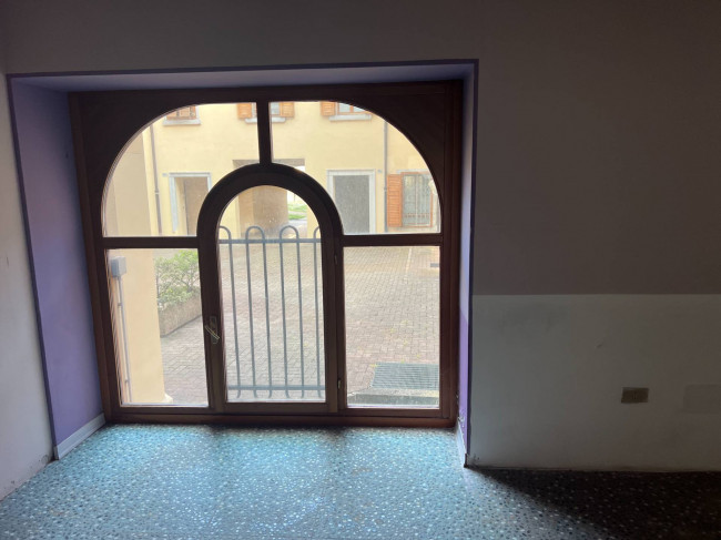 3 vetrine in vendita a Gorizia