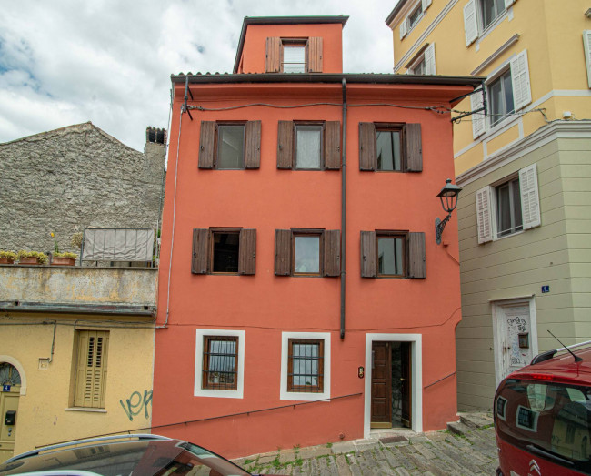 Appartamento in vendita a Trieste