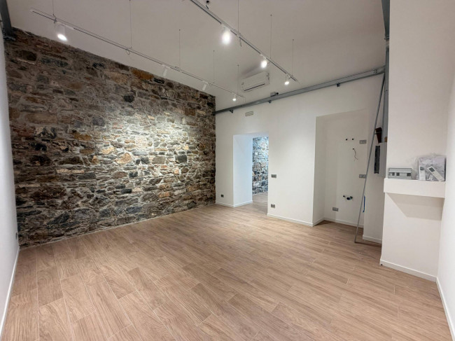 Locale senza canna fumaria in affitto a Trieste