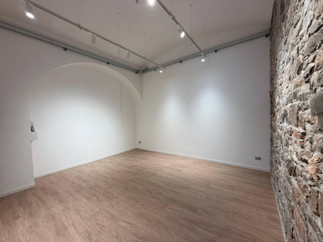 Locale senza canna fumaria in affitto a Trieste