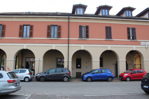NEGOZIO C/1 a Pavia