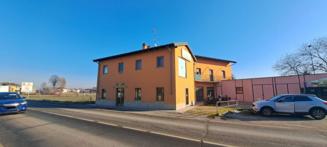 NEGOZIO C/1 a Cava Manara