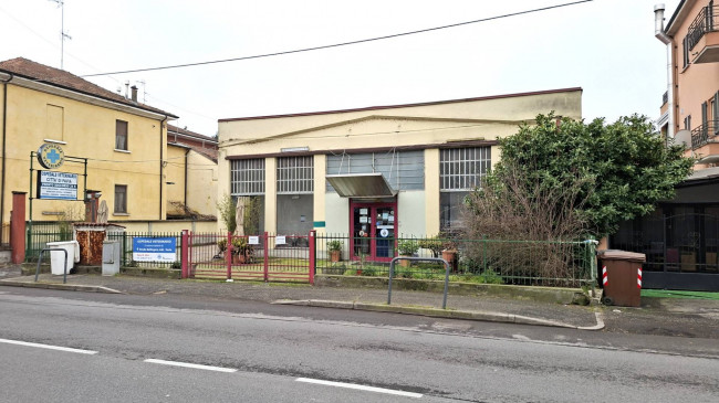 Locale commerciale a Pavia
