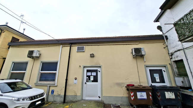 Locale commerciale a Pavia