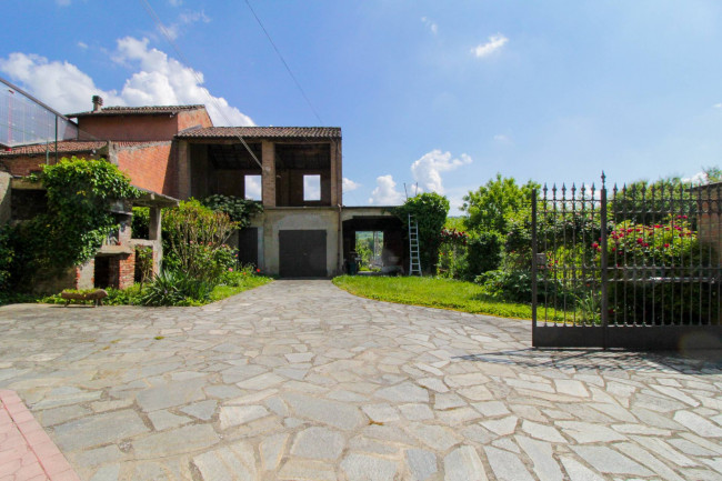 Casa singola in vendita a Momperone