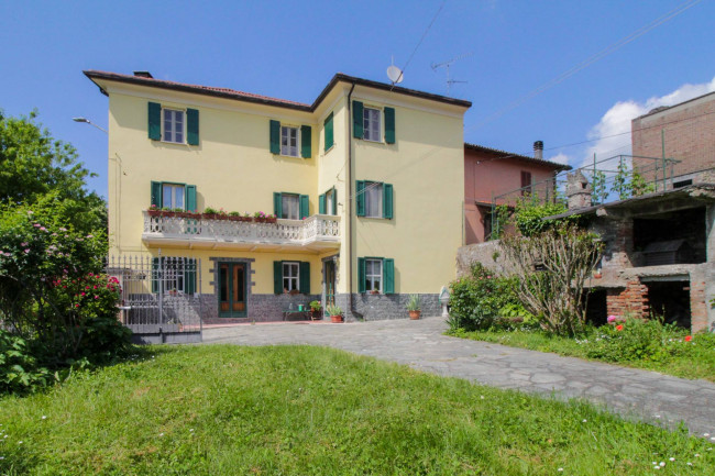 Casa singola in vendita a Momperone