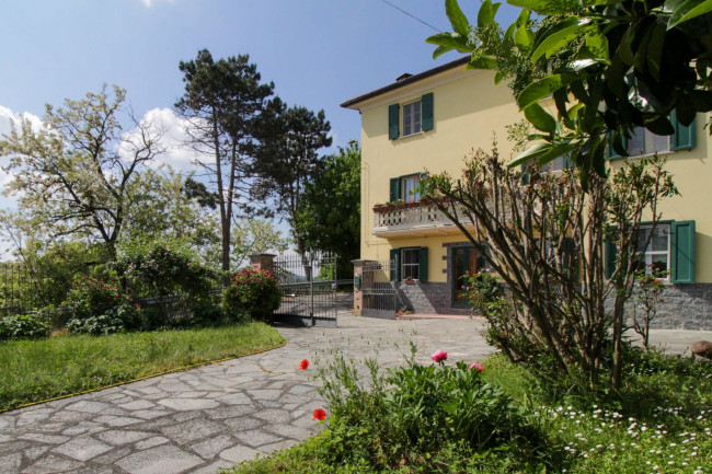 Casa singola in vendita a Momperone