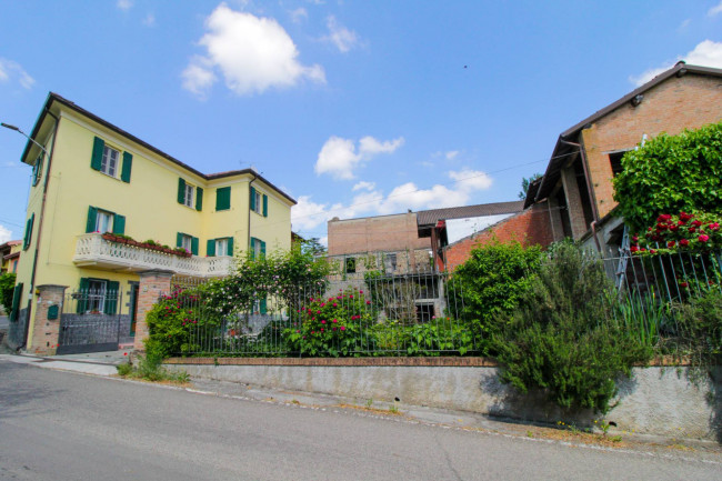 Casa singola in vendita a Momperone
