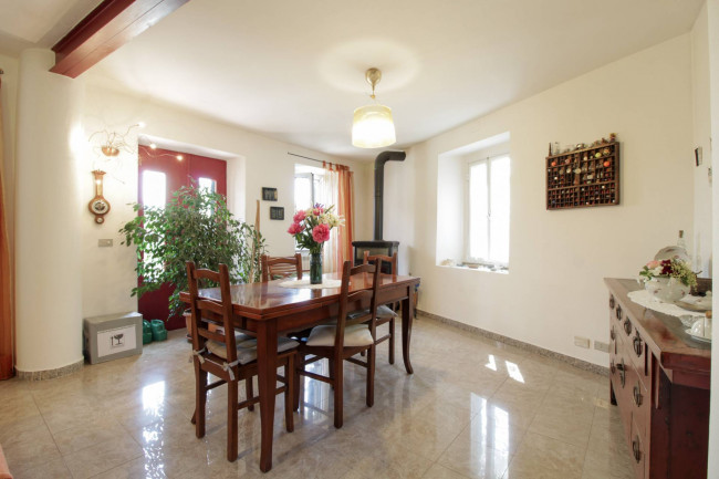 Casa singola in vendita a Momperone