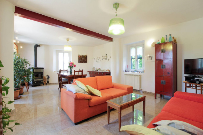 Casa singola in vendita a Momperone