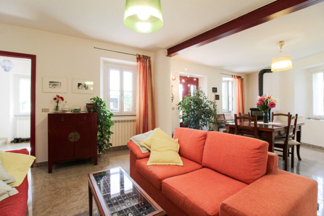 Casa singola in vendita a Momperone
