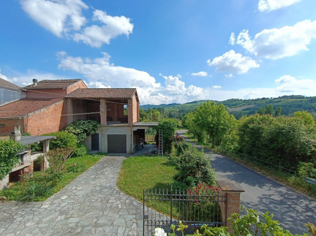 Casa singola in vendita a Momperone