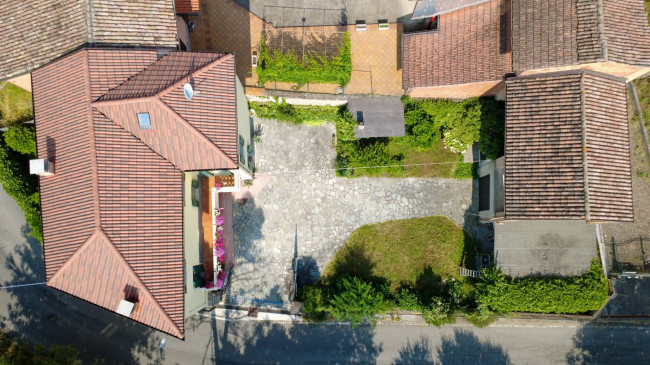 Casa singola in vendita a Momperone
