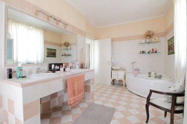 Villa in vendita a Tortona