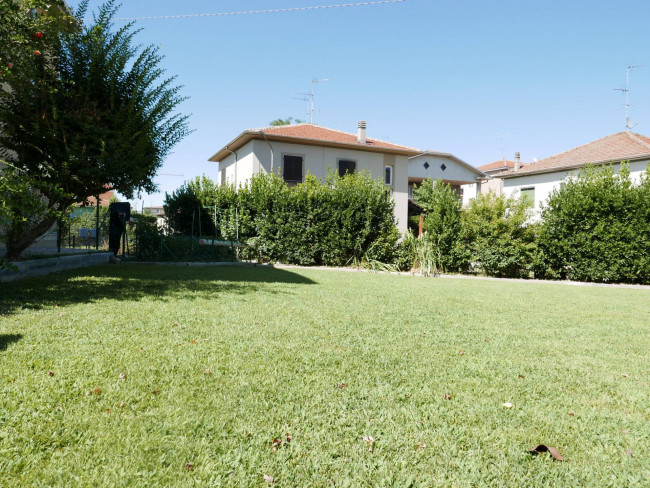 Villetta bifamiliare in vendita a Tortona