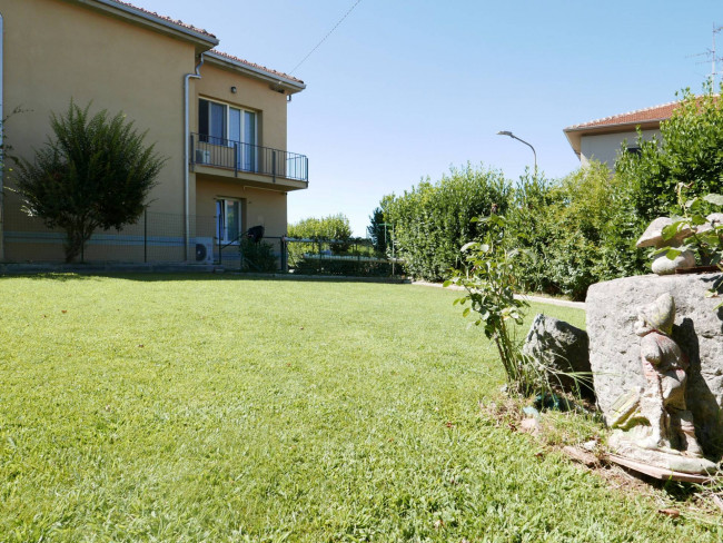 Villetta bifamiliare in vendita a Tortona