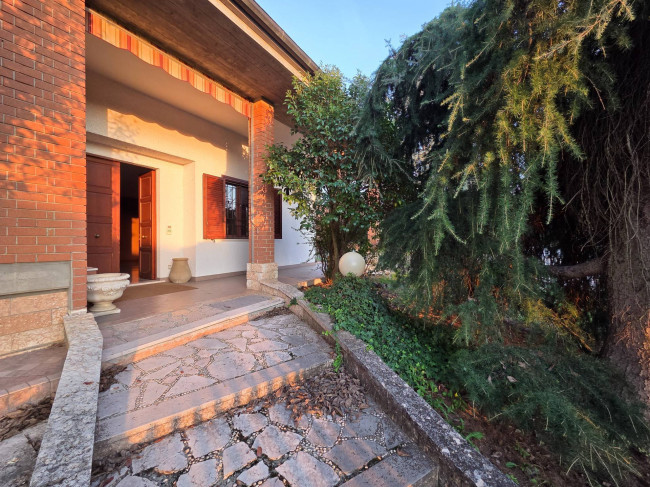 Villa in vendita a Tortona