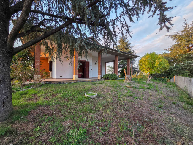 Villa in vendita a Tortona