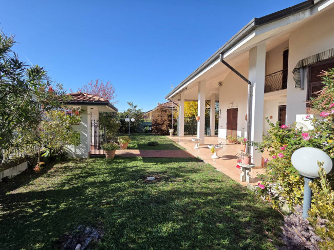 Villa in vendita a Carbonara Scrivia