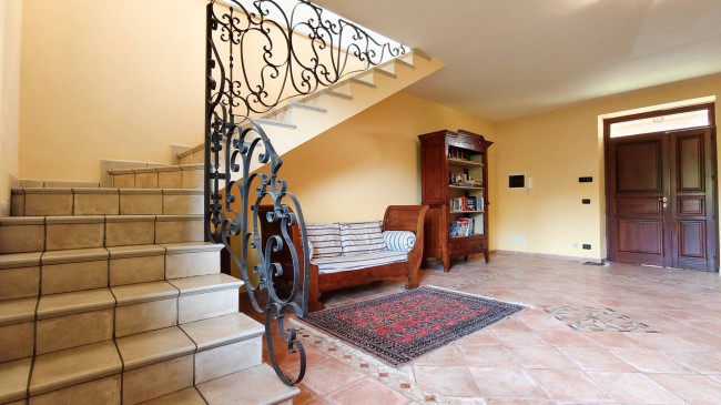 Villa in vendita a Carezzano